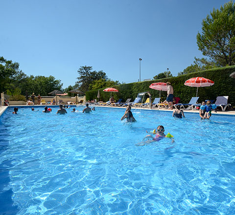 The heated swimming pool of Le Parc c ampsite, in Provence-Alpes-Côte d'Azur
