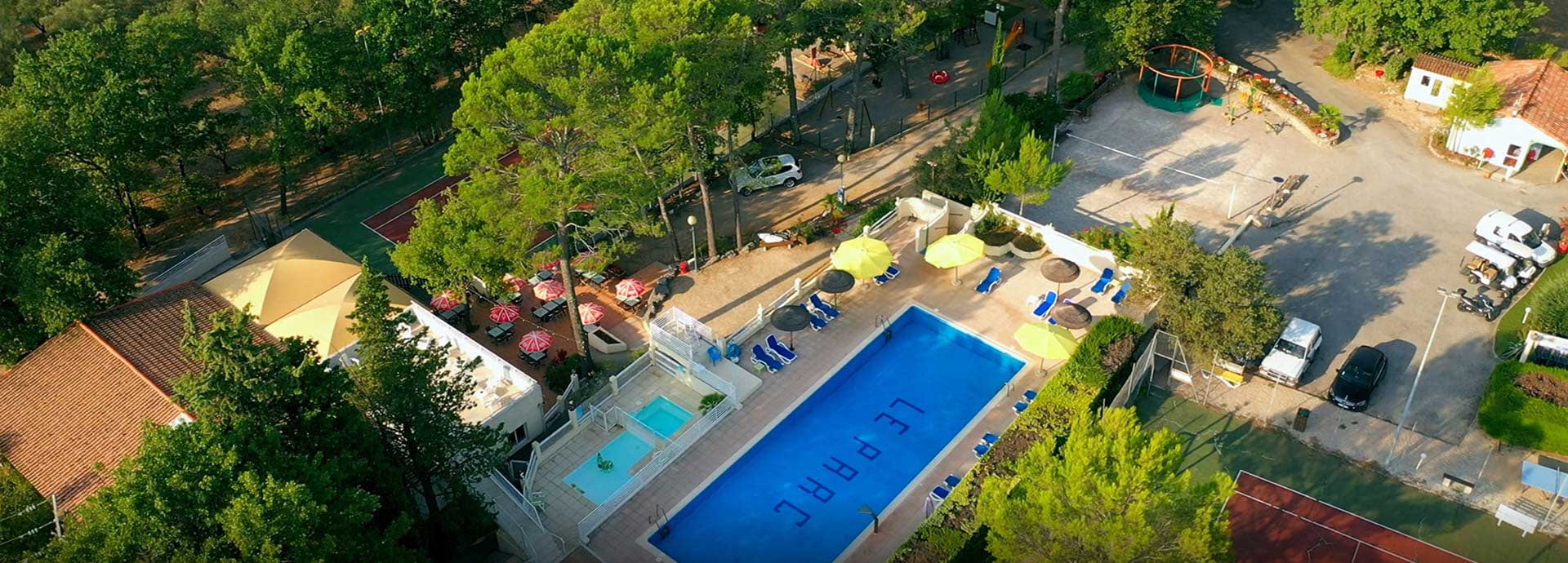The 4 star Le Parc campsite is situated in the heart of nature, inland in the Var